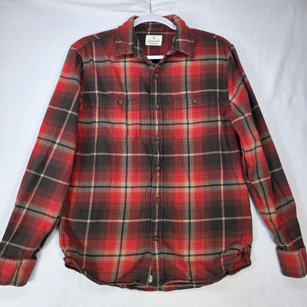 Mutual Weave Flannel Long Sleeve Shirt Mens Medium Red Black Plaid Cotton